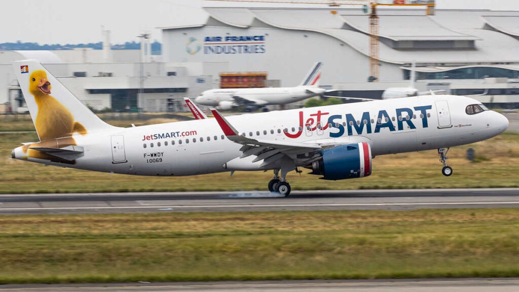 JetSMART recibe su primer avión con combustible ecológico