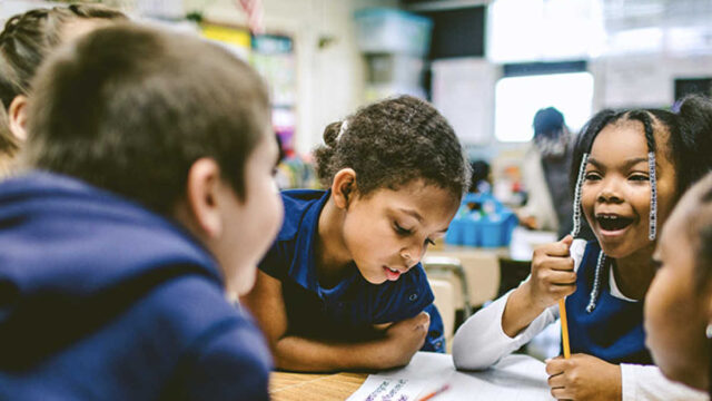 Docentes trabajando en Estados Unidos