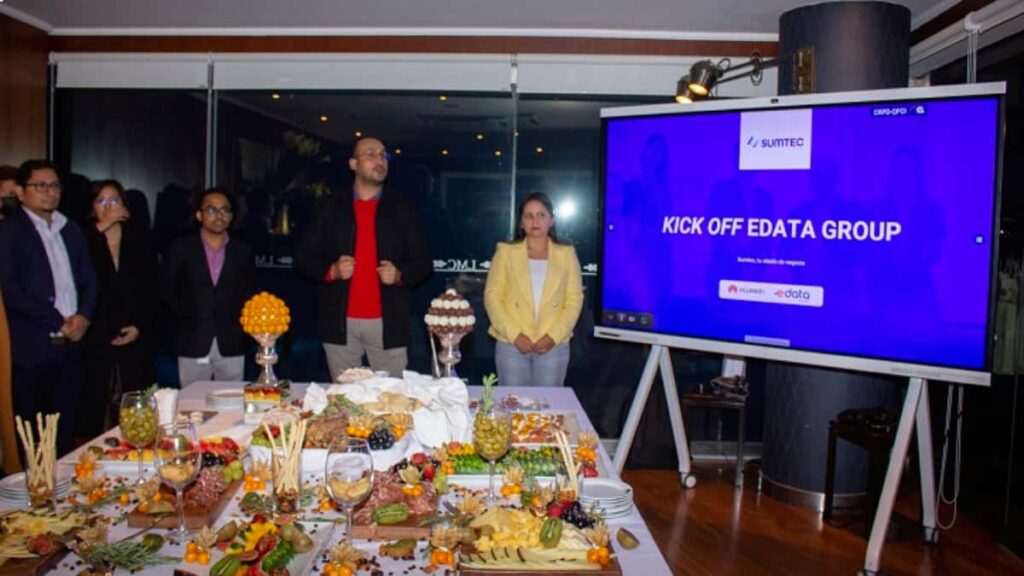 Sumtec Perú y EData Group celebran el primer kick off del año