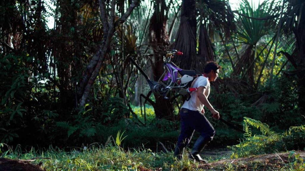 Ogilvy Perú diseñó vertical Bike con motores de Honda para proteger la Amazonía