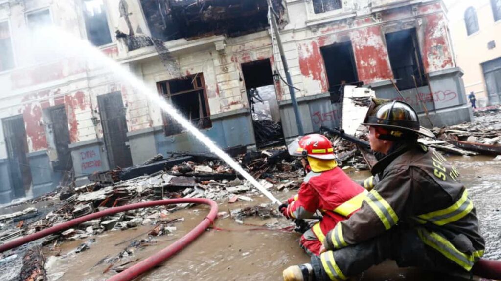 Ministra de Cultura se pronuncia tras incendio en casona del Centro Histórico de Lima