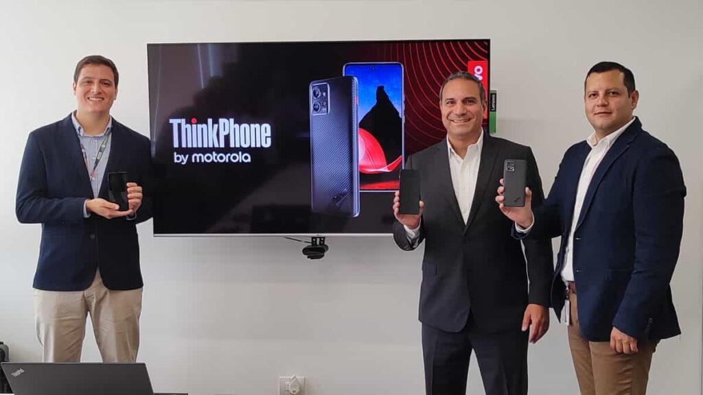 Lenovo ThinkPhone by Motorola llegó al Perú