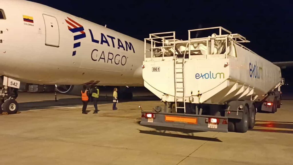 Grupo LATAM realizó su primer vuelo internacional con combustible sostenible de Aviación