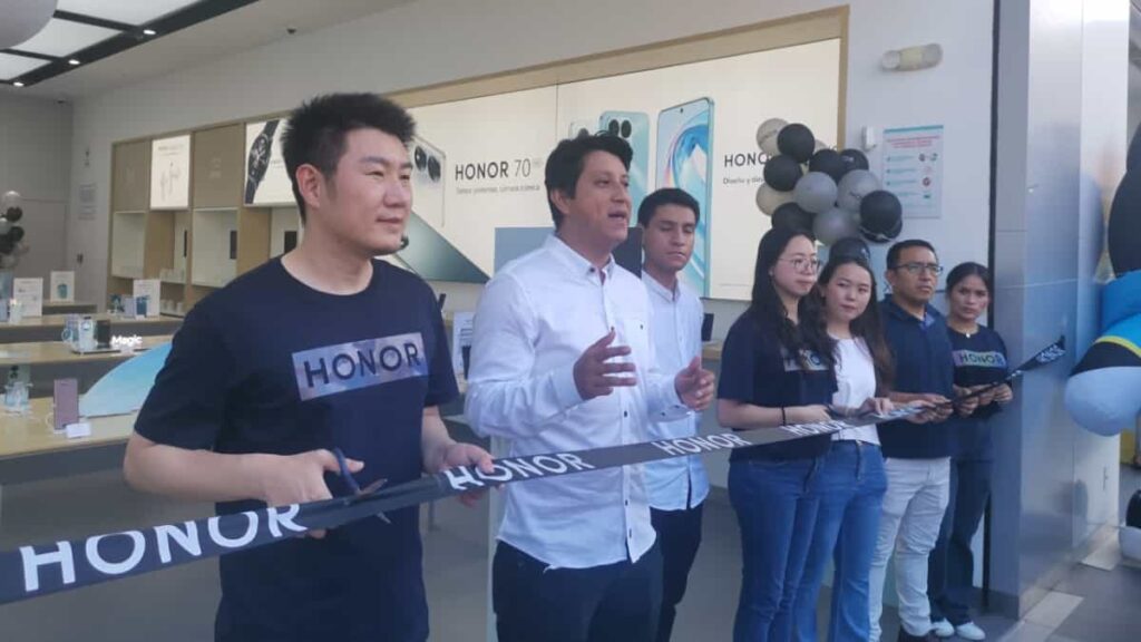 Honor inaugura nueva tienda en Trujillo