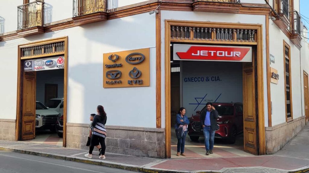 Jetour inauguró un nuevo punto de venta en Tacna