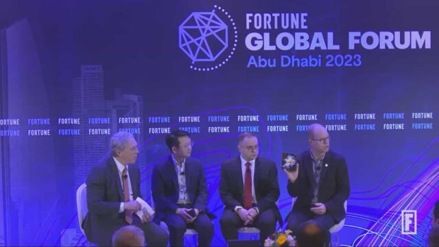 HONOR estuvo presente en el Fortune Global Forum 2023 de Abu Dhabi para hablar del futuro de los dispositivos inteligentes.