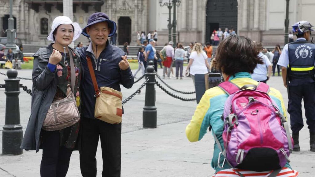 Turistas asiáticos gastan 300 dólares diarios en su viaje