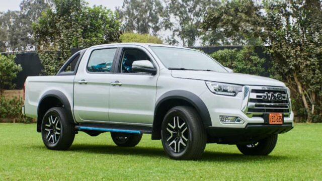 JAC entrega flota de pick-ups JAC T8 4x4 a empresa de Industria eléctrica