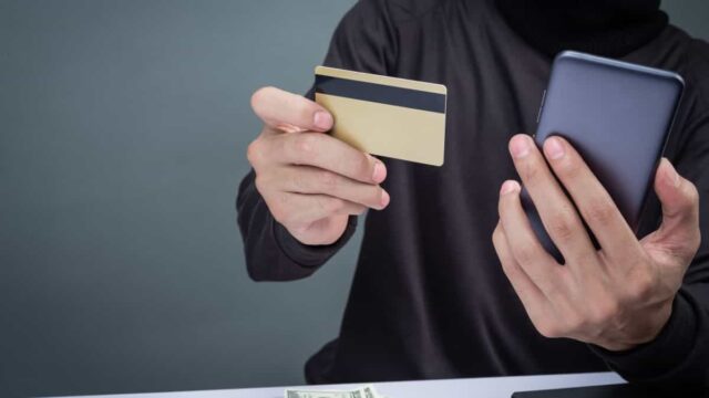 Cinco claves para prevenir riesgos al comprar online o tiendas físicas